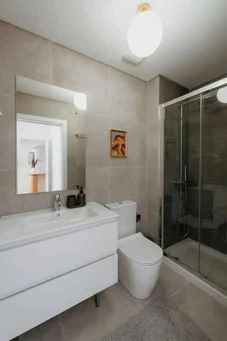 Lisbon Orange House - Beautiful Two-Bedroom Apartment 1D