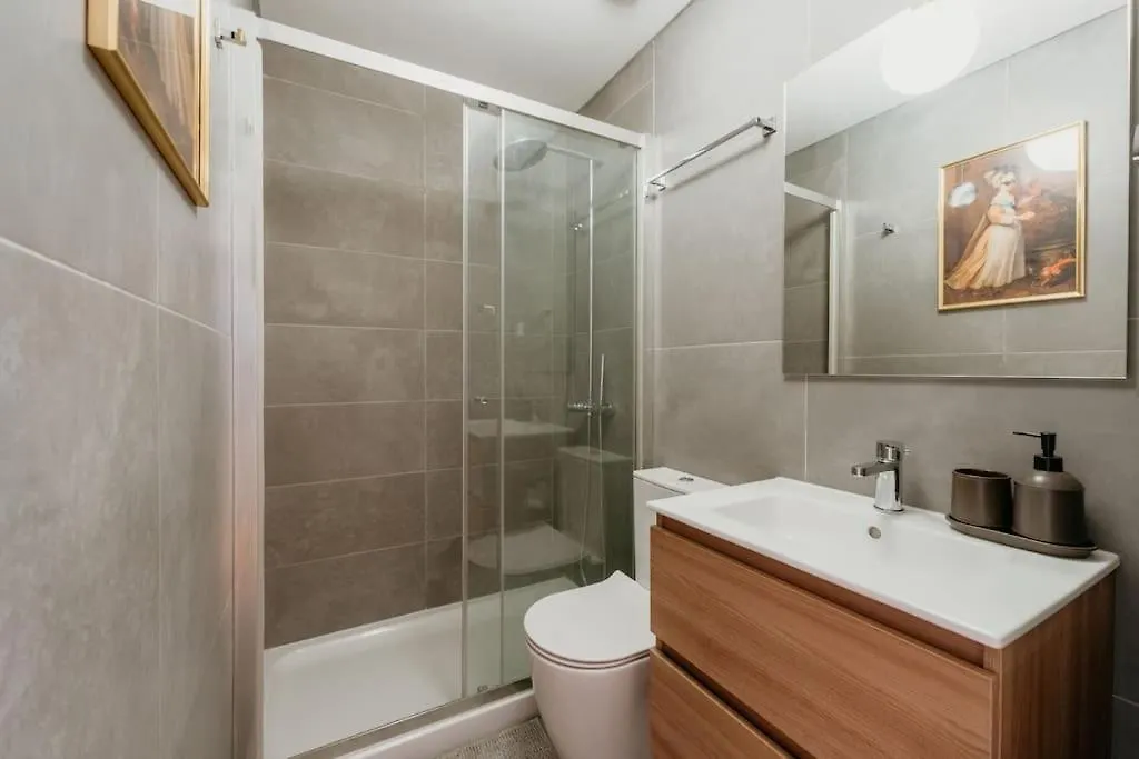 Lisbon Orange House - Beautiful Two-Bedroom Apartment 1D