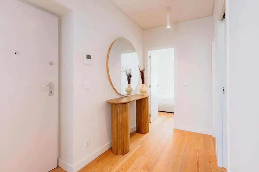 Lisbon Orange House - Beautiful Two-Bedroom Apartment 1D Portugal
