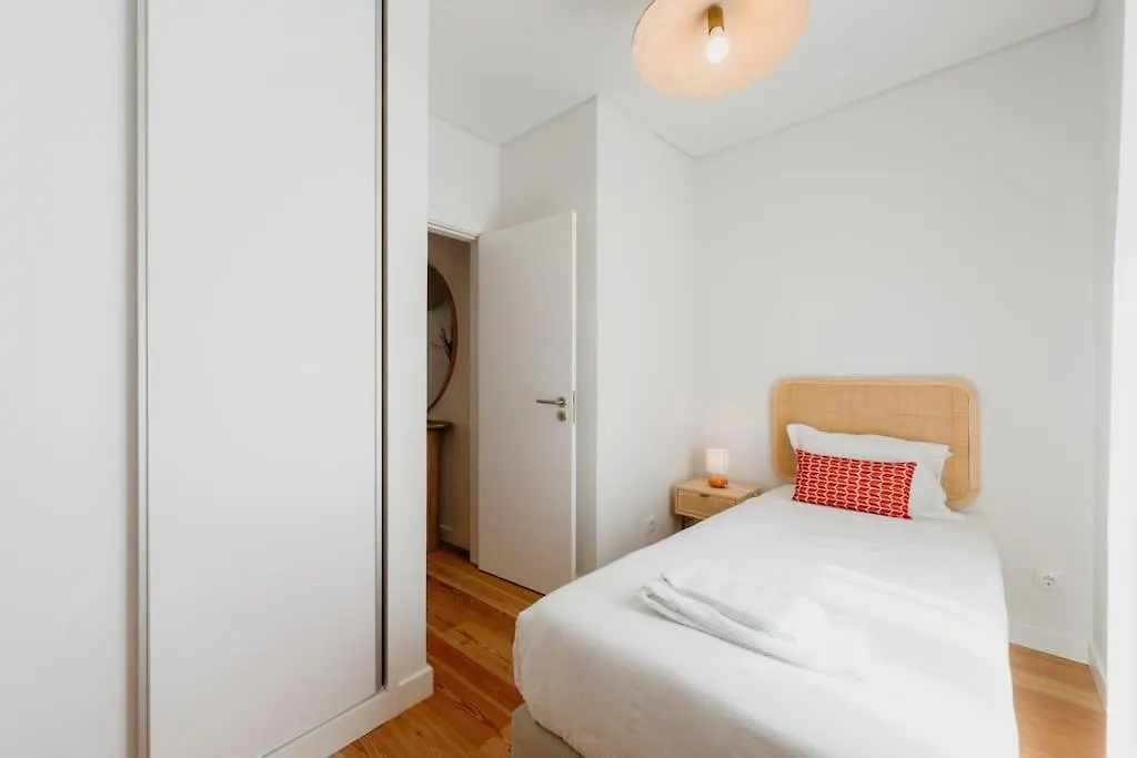 Lisbon Orange House - Beautiful Two-Bedroom Apartment 1D