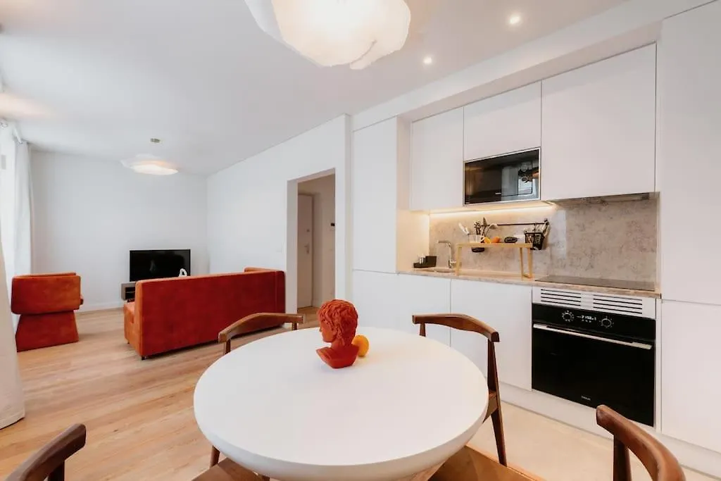 Lisbon Orange House - Beautiful Two-Bedroom Apartment 1D Portugal