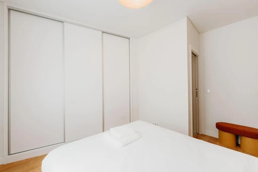 Lisbon Orange House - Beautiful Two-Bedroom Apartment 1D