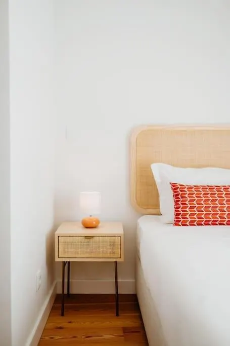Lisbon Orange House - Beautiful Two-Bedroom Apartment 1D 0*,  Portekiz