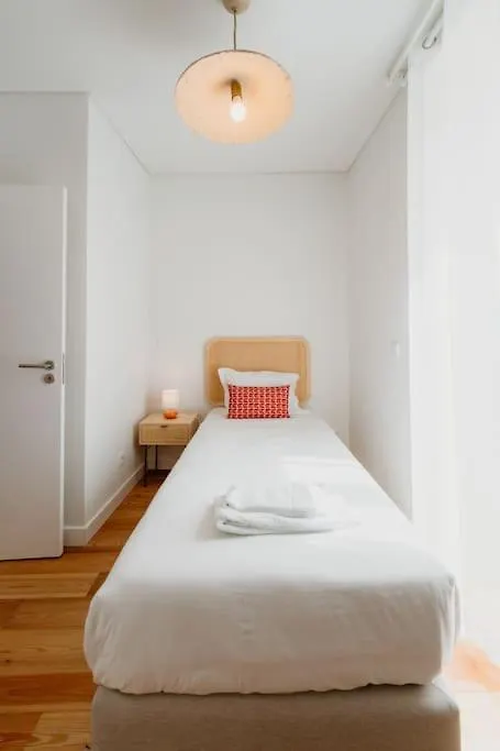 Lisbon Orange House - Beautiful Two-Bedroom Apartment 1D Portekiz
