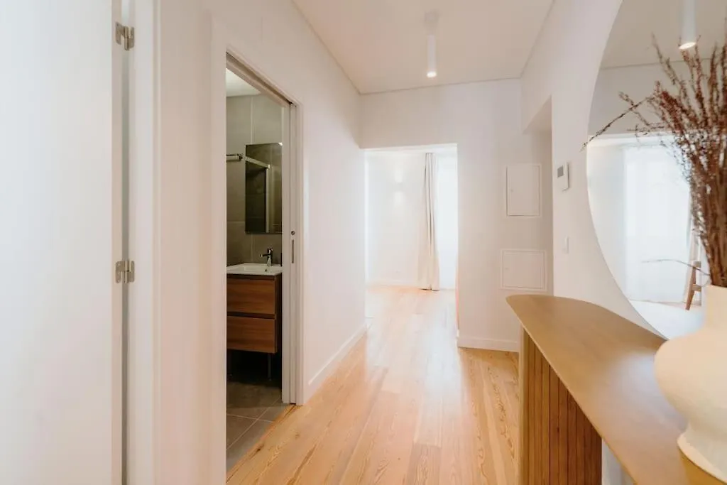 Lisbon Orange House - Beautiful Two-Bedroom Apartment 1D 0*,