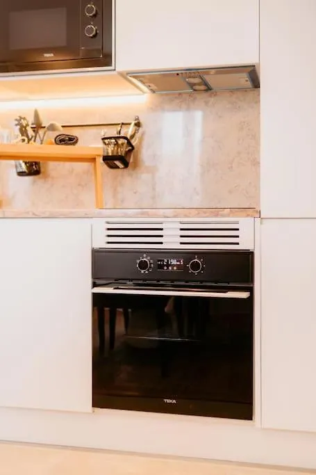 Lisbon Orange House - Beautiful Two-Bedroom Apartment 1D